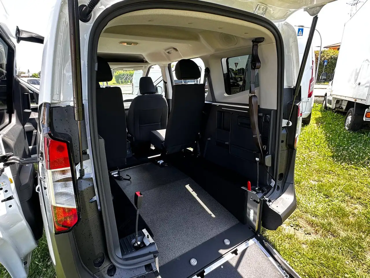 Ford Tourneo Courier 2026 — фото 15