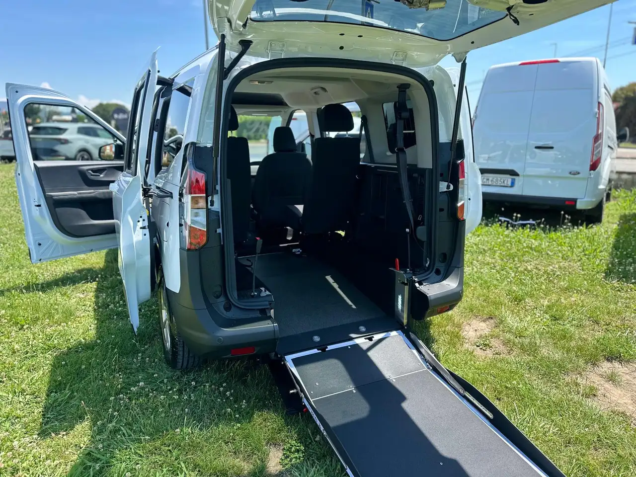 Ford Tourneo Courier 2026 — фото 13