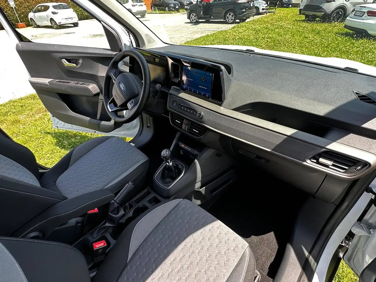 Ford Tourneo Courier 2026 — фото 8