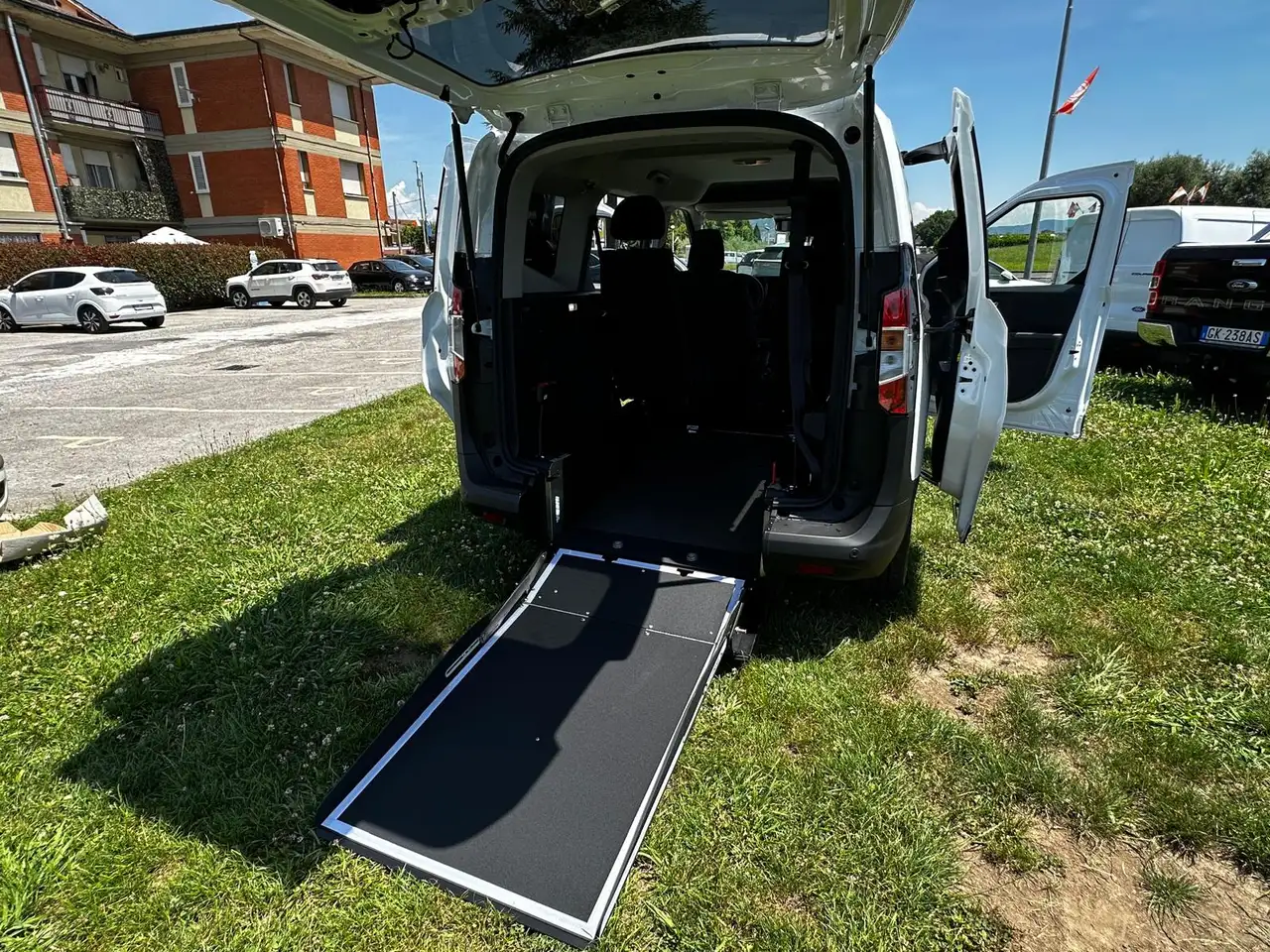 Ford Tourneo Courier 2026 — фото 12