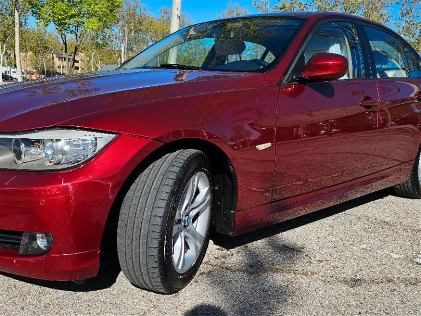 BMW 320 320d Efficient Dynamics Edition Rouge - 1