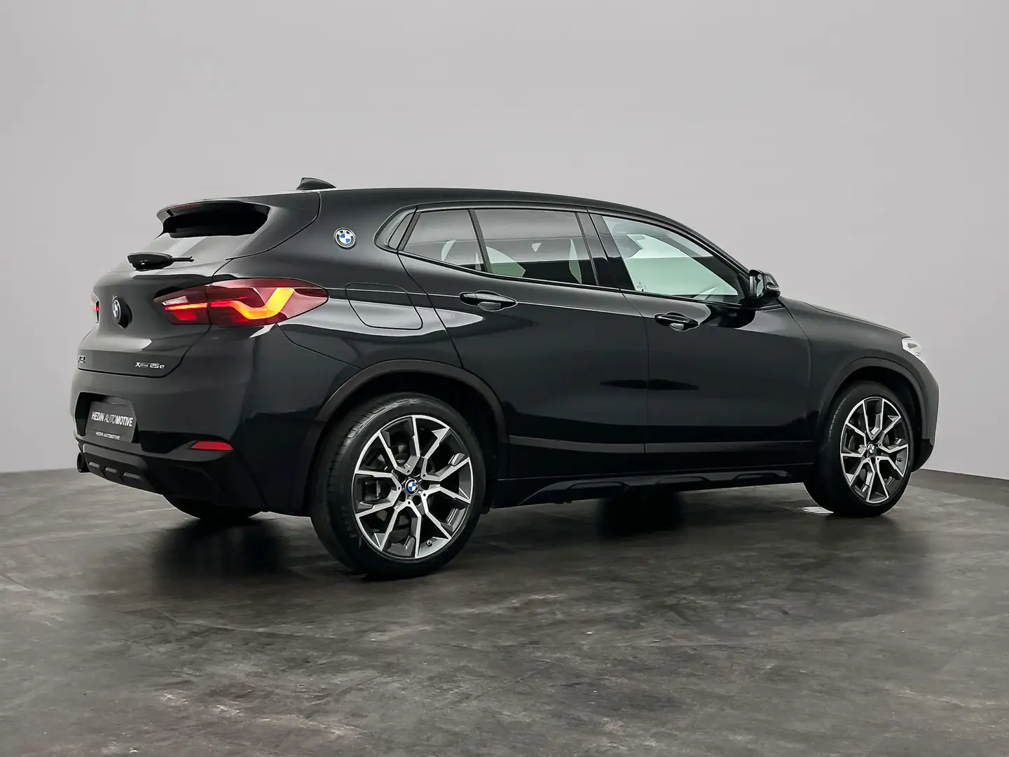 BMW X2 xDrive25e M-Sport | 19 inch velgen | Stoelverwarmi Schwarz - 2