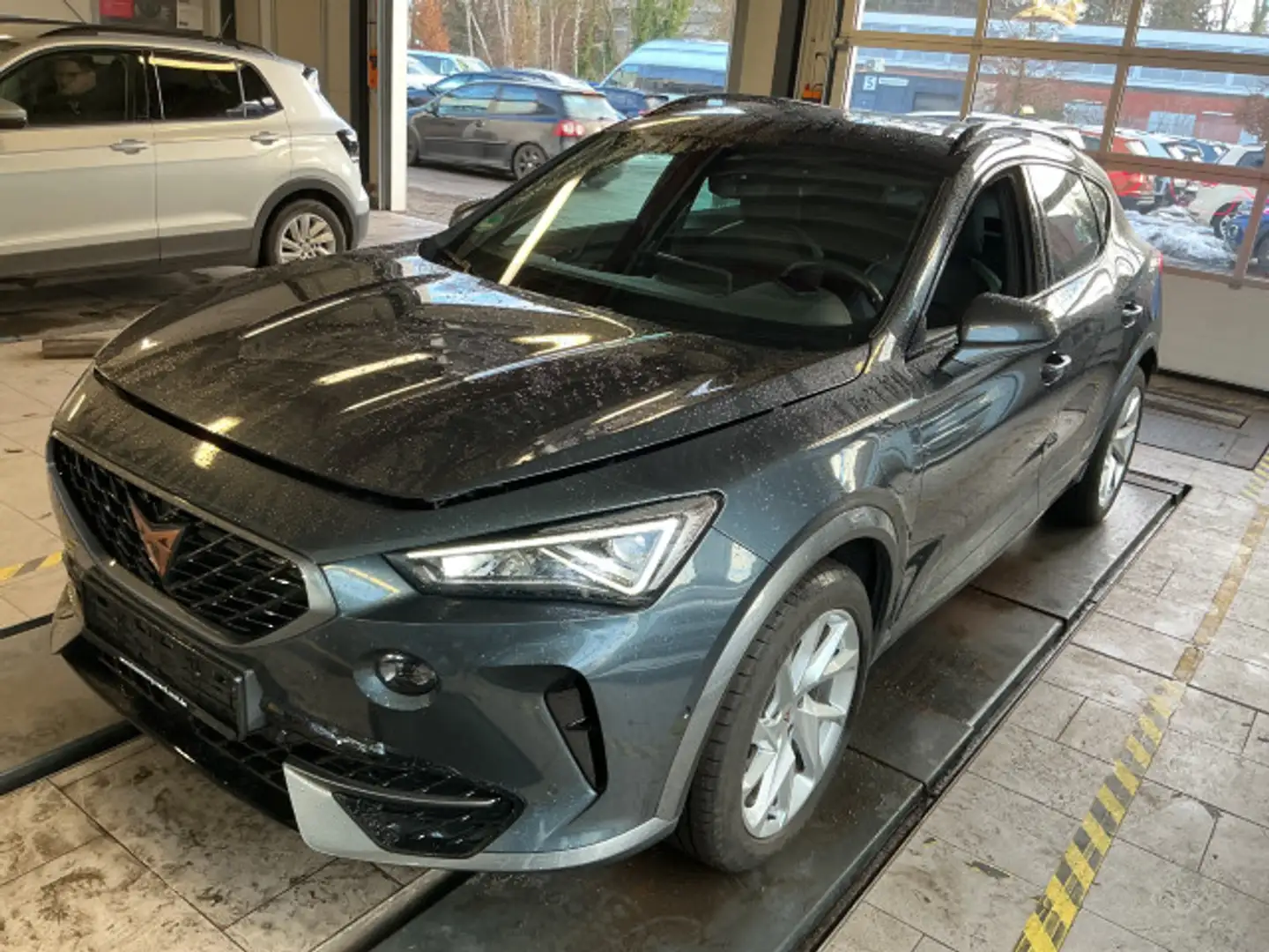 CUPRA Formentor 1.4 e-HYBRID DSG ACC Navi CarPlay Cam Grau - 2