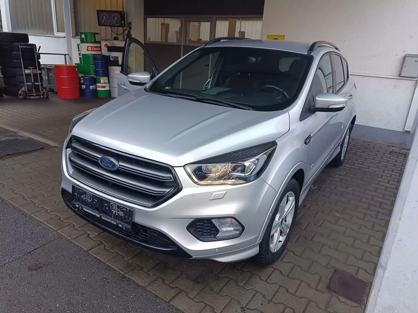Ford Kuga ST-Line Silber - 1