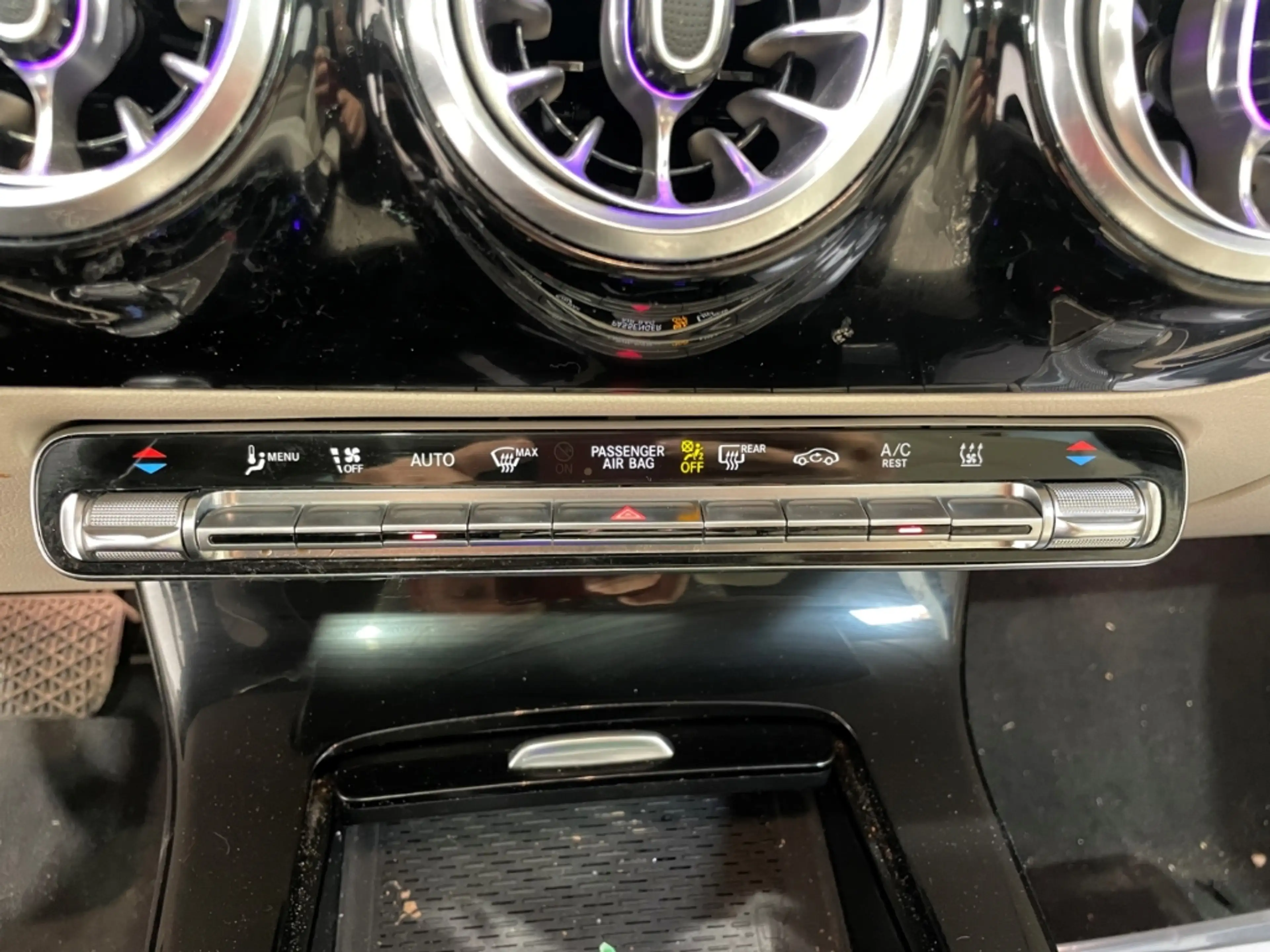 Mercedes-Benz CLA 250 e Automatik LED ACC Pano — photo 10