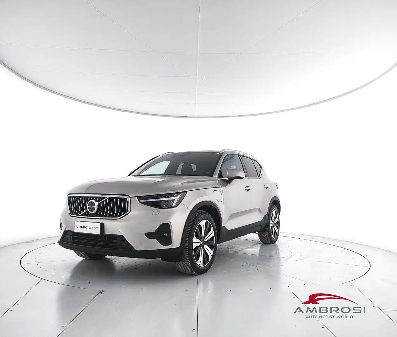 Volvo XC40 T5 Recharge Plug-in Hybrid Plus Bright auto Oro - 1