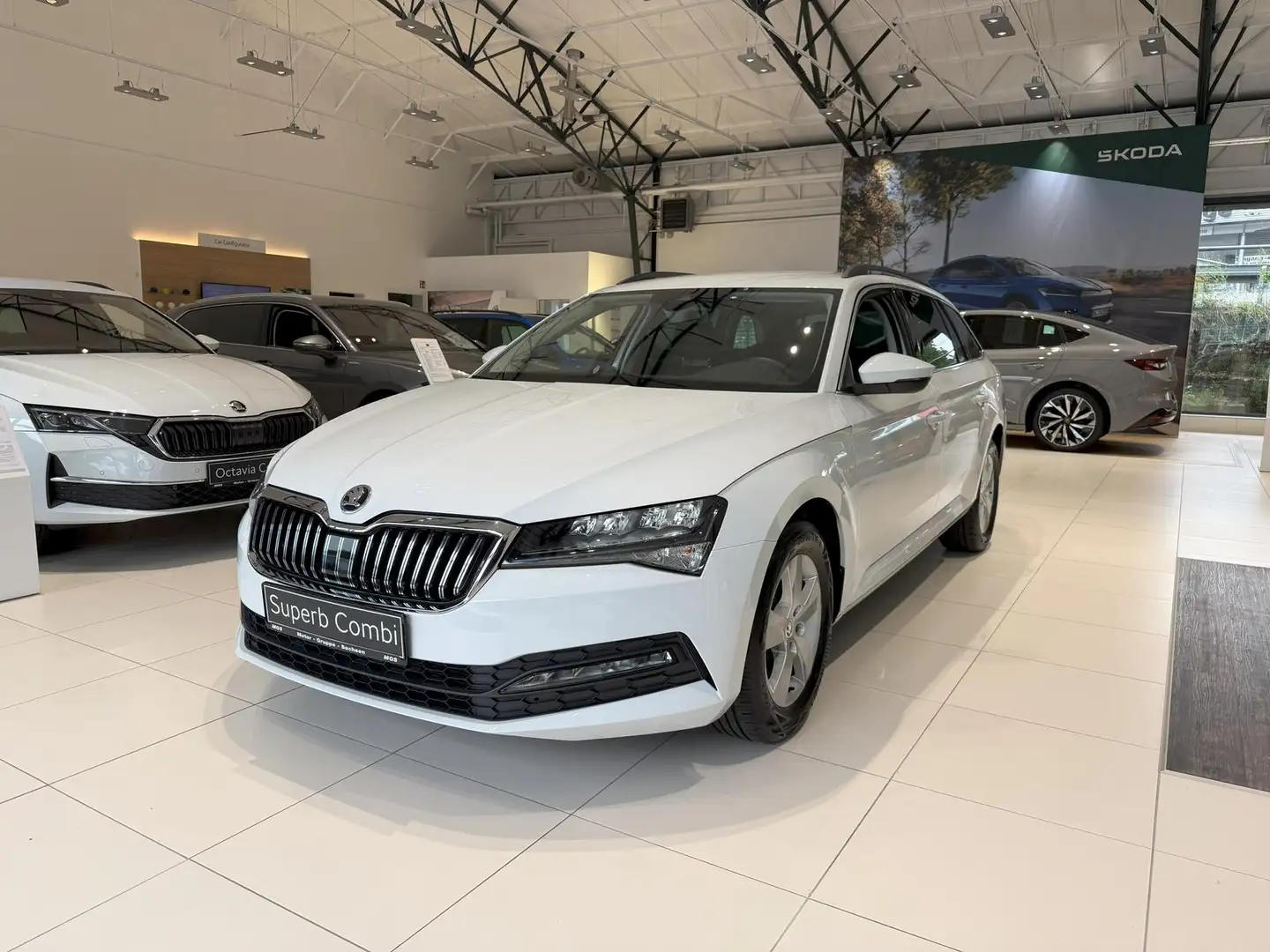 Skoda Superb Combi 2.0 TDI DSG Ambition #NAVI #AHK Weiß - 2