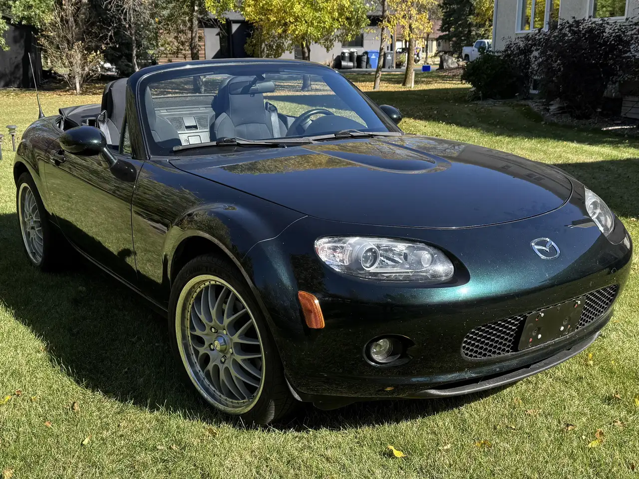 Mazda MX-5 Miata снимка Mazda MX-5 Miata