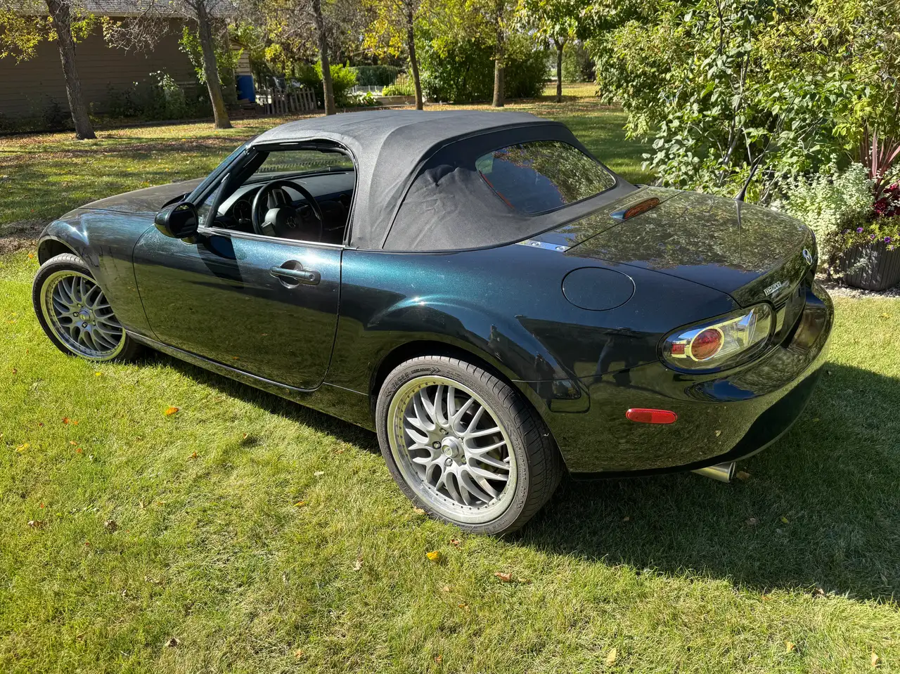 Mazda MX-5 Miata снимка Mazda MX-5 Miata