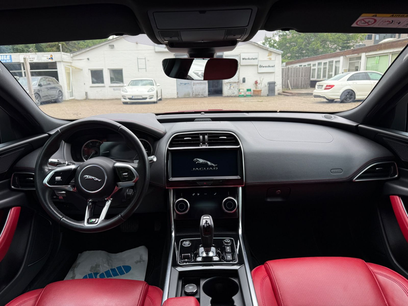 Jaguar XE R-DYNAMIC S Aut Leder Kamera LED DAB Navi SH — photo 2