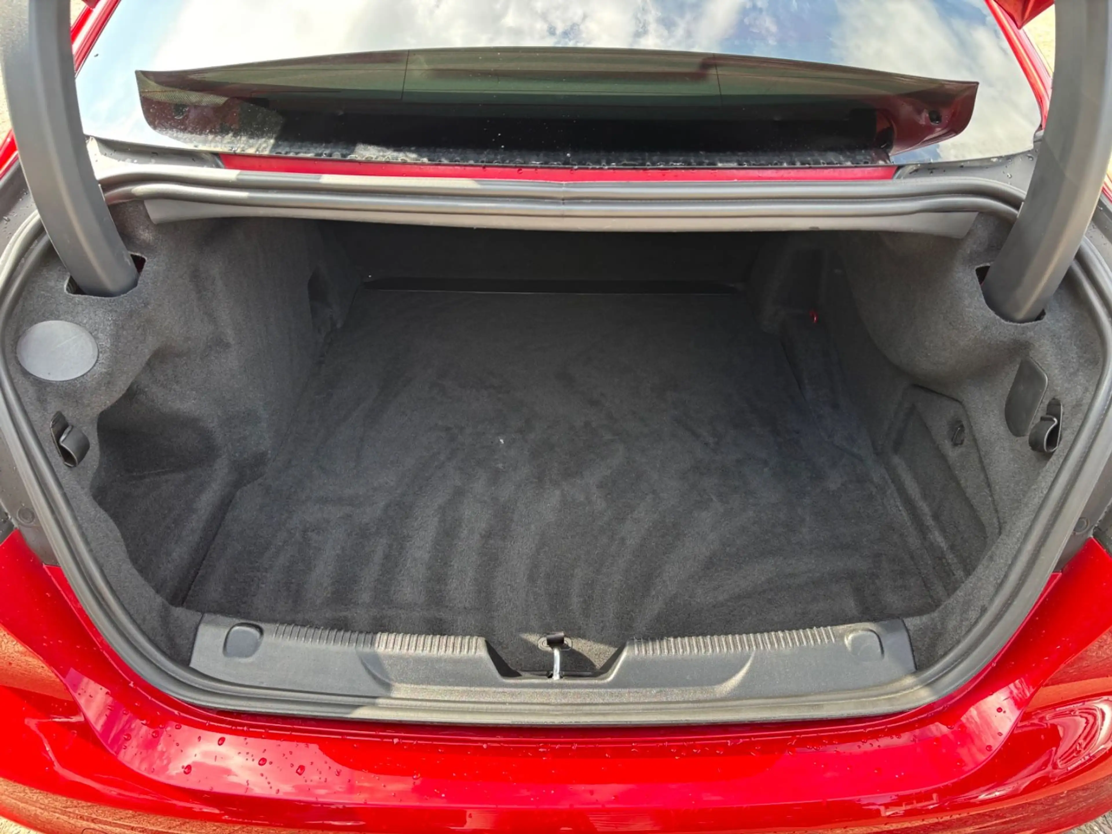 Jaguar XE R-DYNAMIC S Aut Leder Kamera LED DAB Navi SH — photo 13