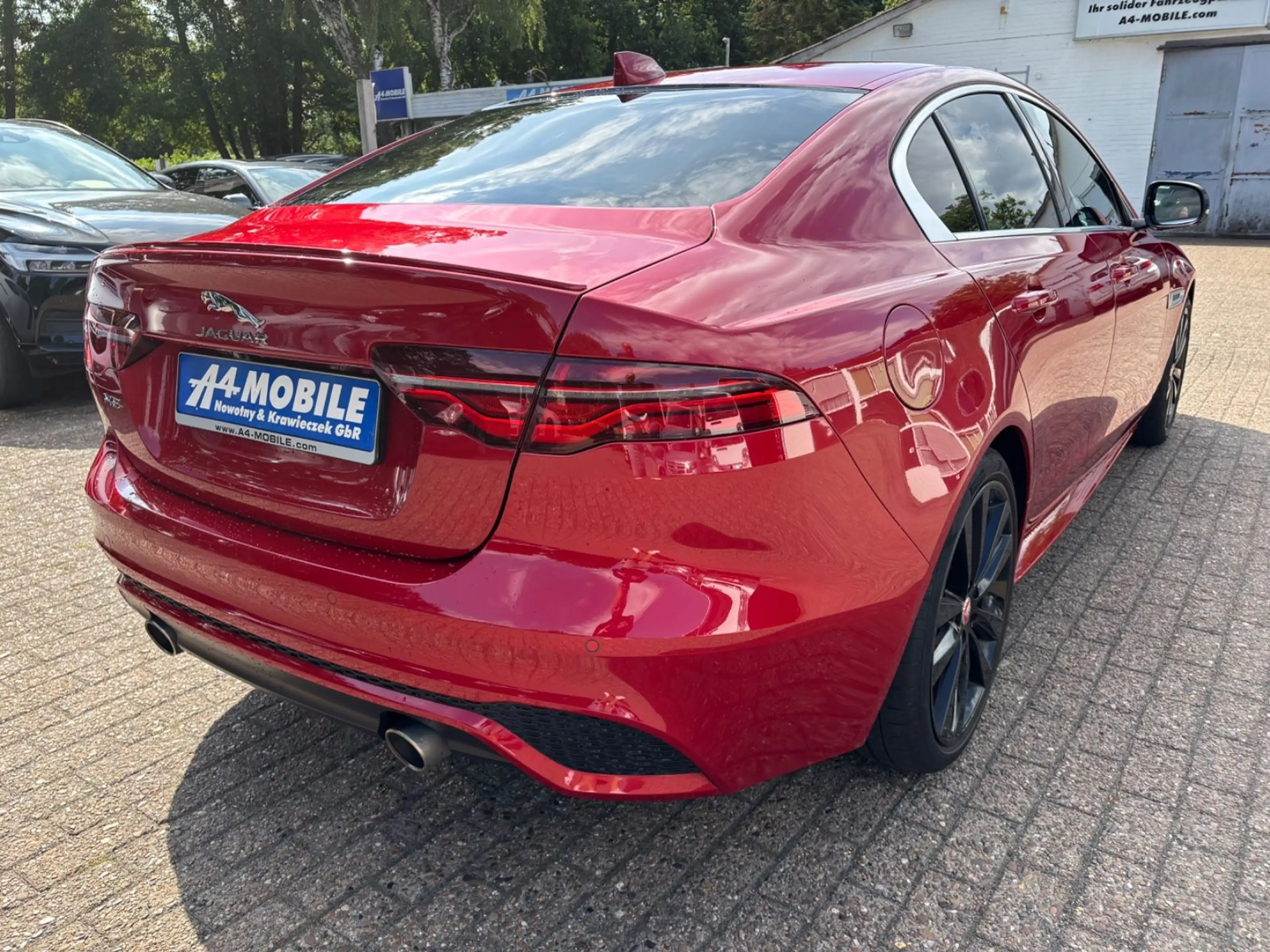 Jaguar XE R-DYNAMIC S Aut Leder Kamera LED DAB Navi SH — photo 10