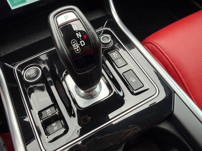 Jaguar XE R-DYNAMIC S Aut Leder Kamera LED DAB Navi SH — photo 14