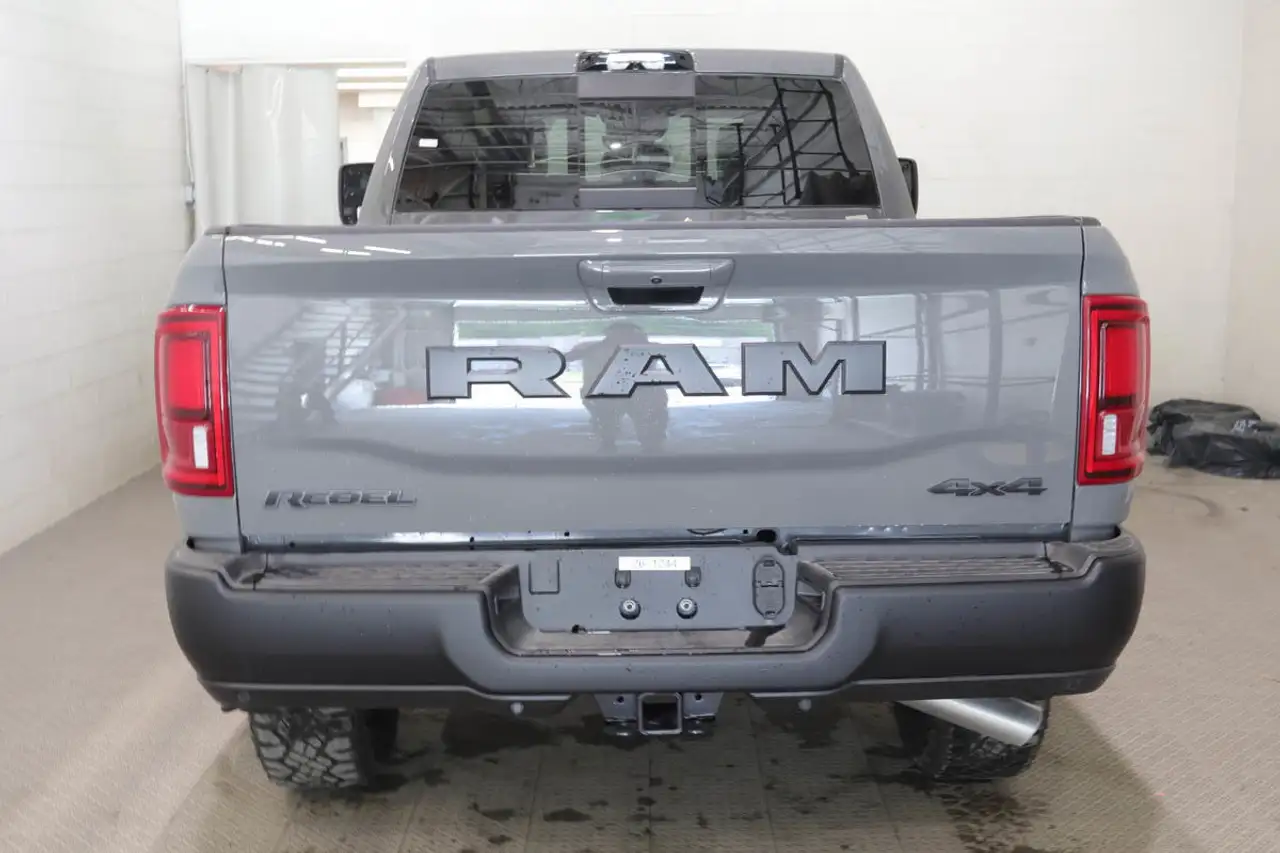 RAM 2500 снимка RAM 2500