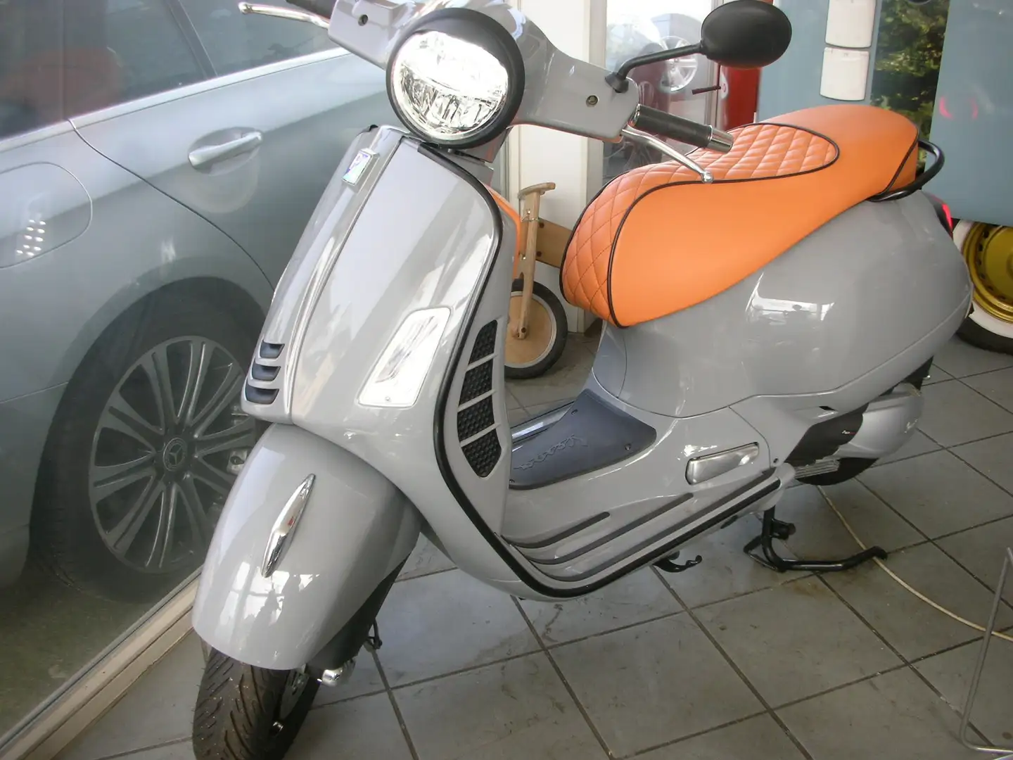 Vespa GTS 300 SuperTech Materia grau *nur 00.387 km !!! Gri - 1