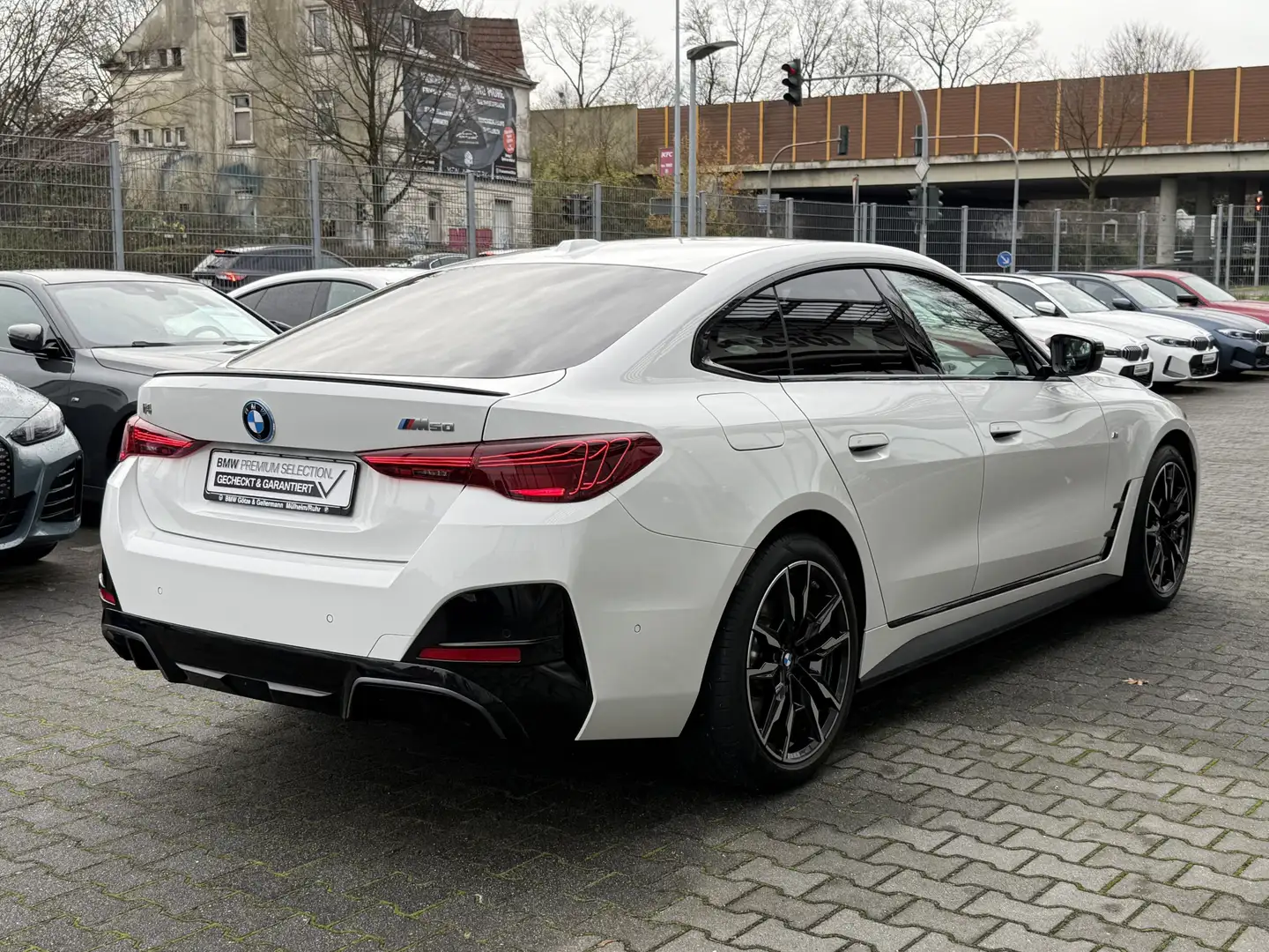 BMW i4 M50 xDrive M Sport PRO //LCI Schiebedach Weiß - 2