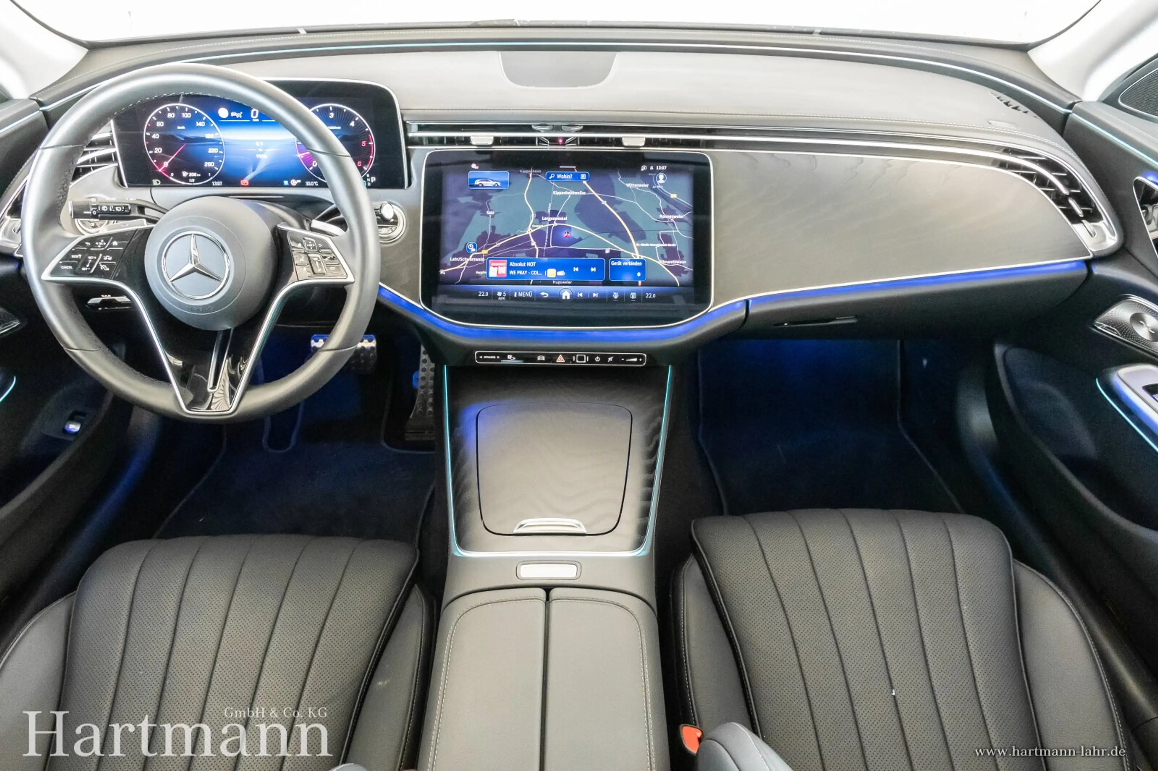 Mercedes-Benz E 450 E 450 d T 4M All-Terrain Premium Panorama AHK — photo 8