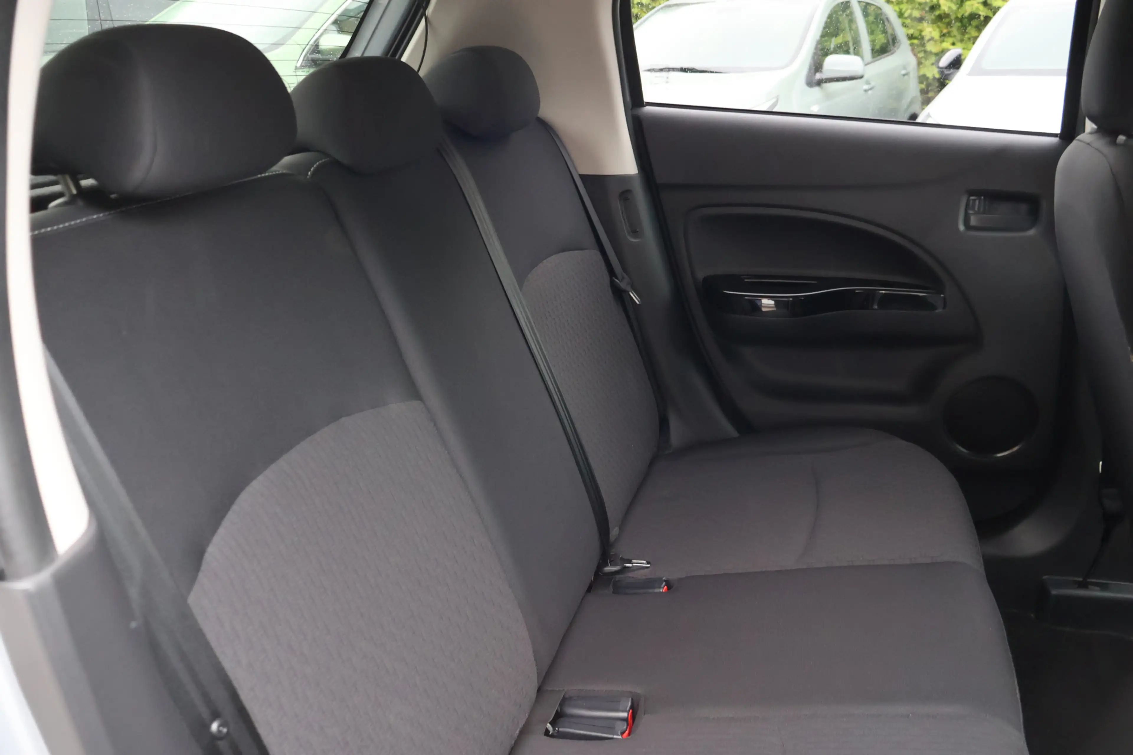 Mitsubishi Space Star 1.2 Adv. Autom. / NL-Auto / Clima / Luxe uitv. — photo 11