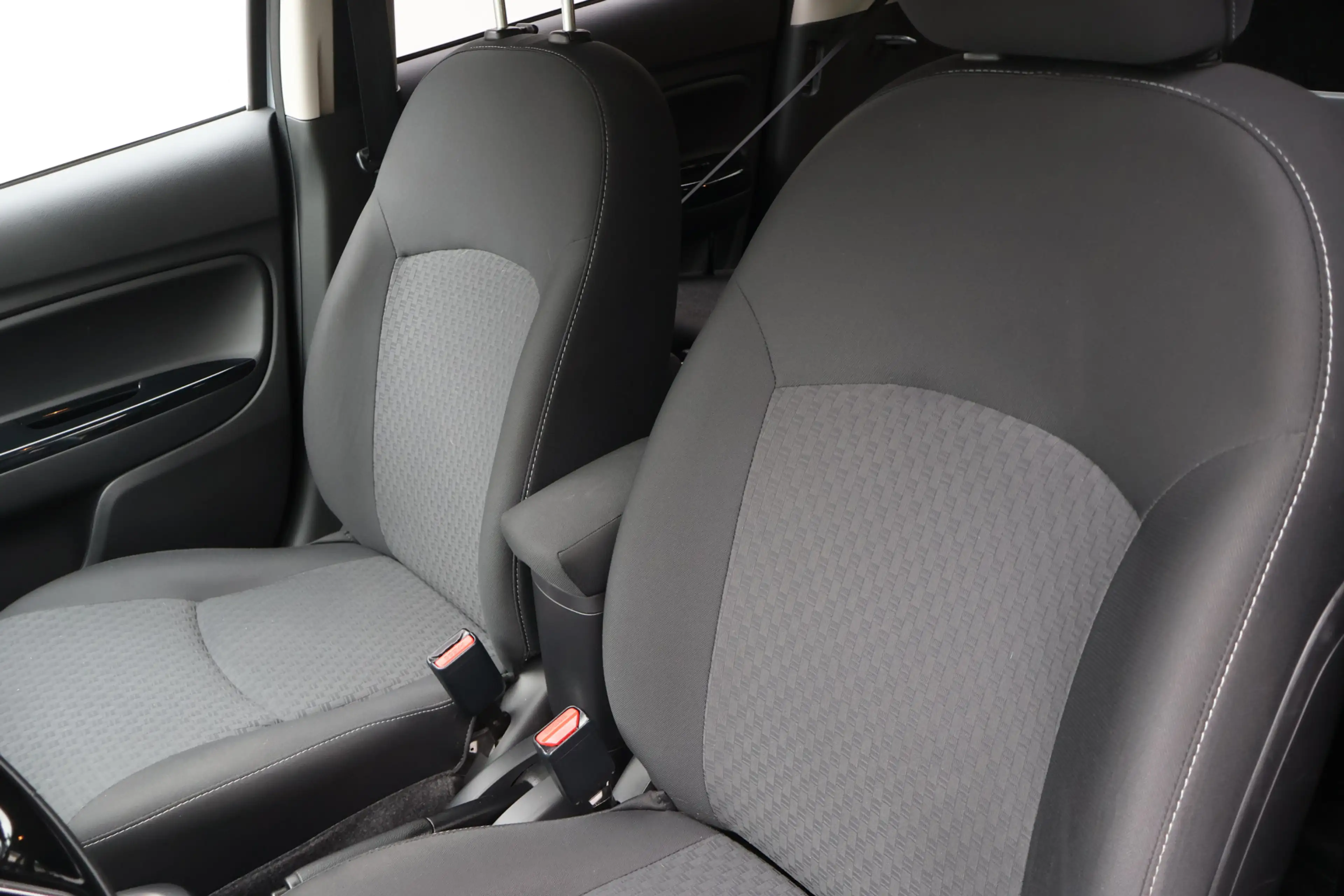 Mitsubishi Space Star 1.2 Adv. Autom. / NL-Auto / Clima / Luxe uitv. — photo 23