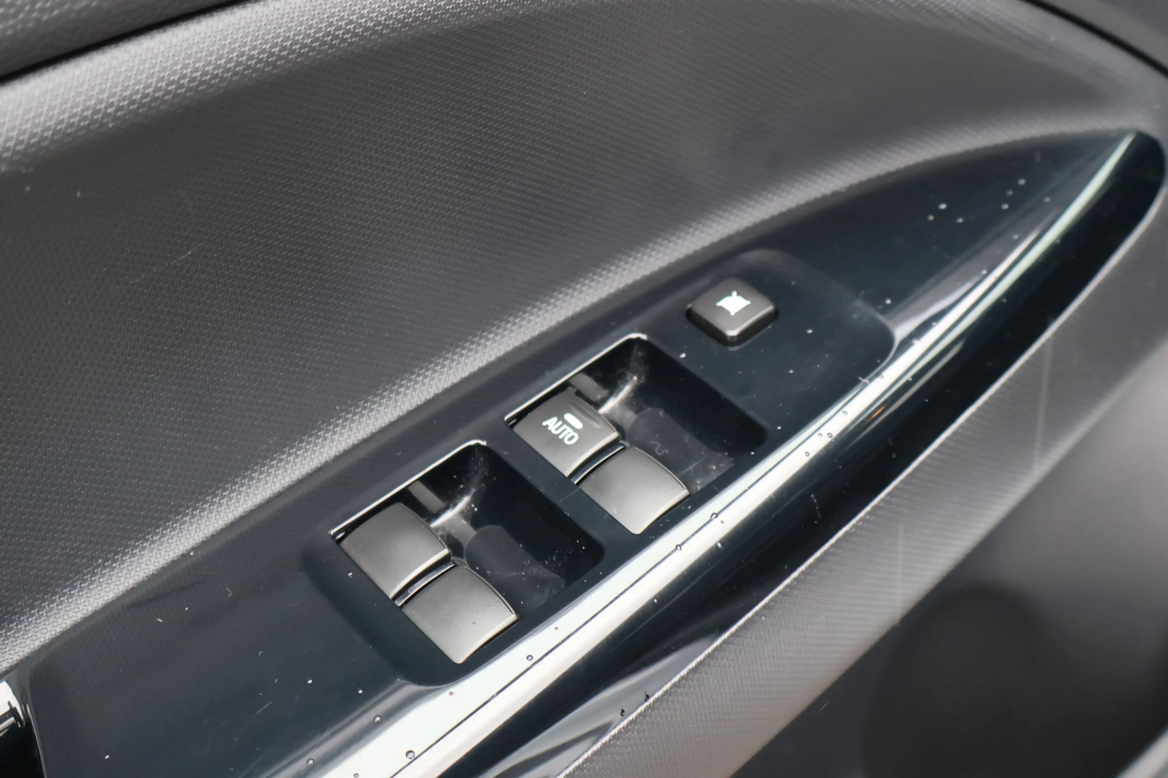 Mitsubishi Space Star 1.2 Adv. Autom. / NL-Auto / Clima / Luxe uitv. — photo 24
