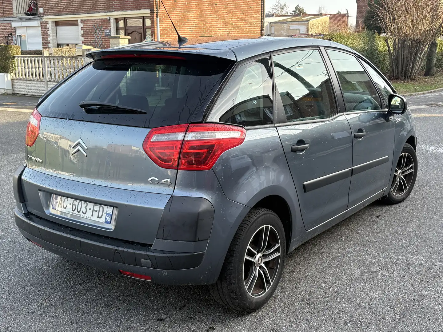 Citroen C4 Picasso HDi 110 FAP Pack Dynamique - 2