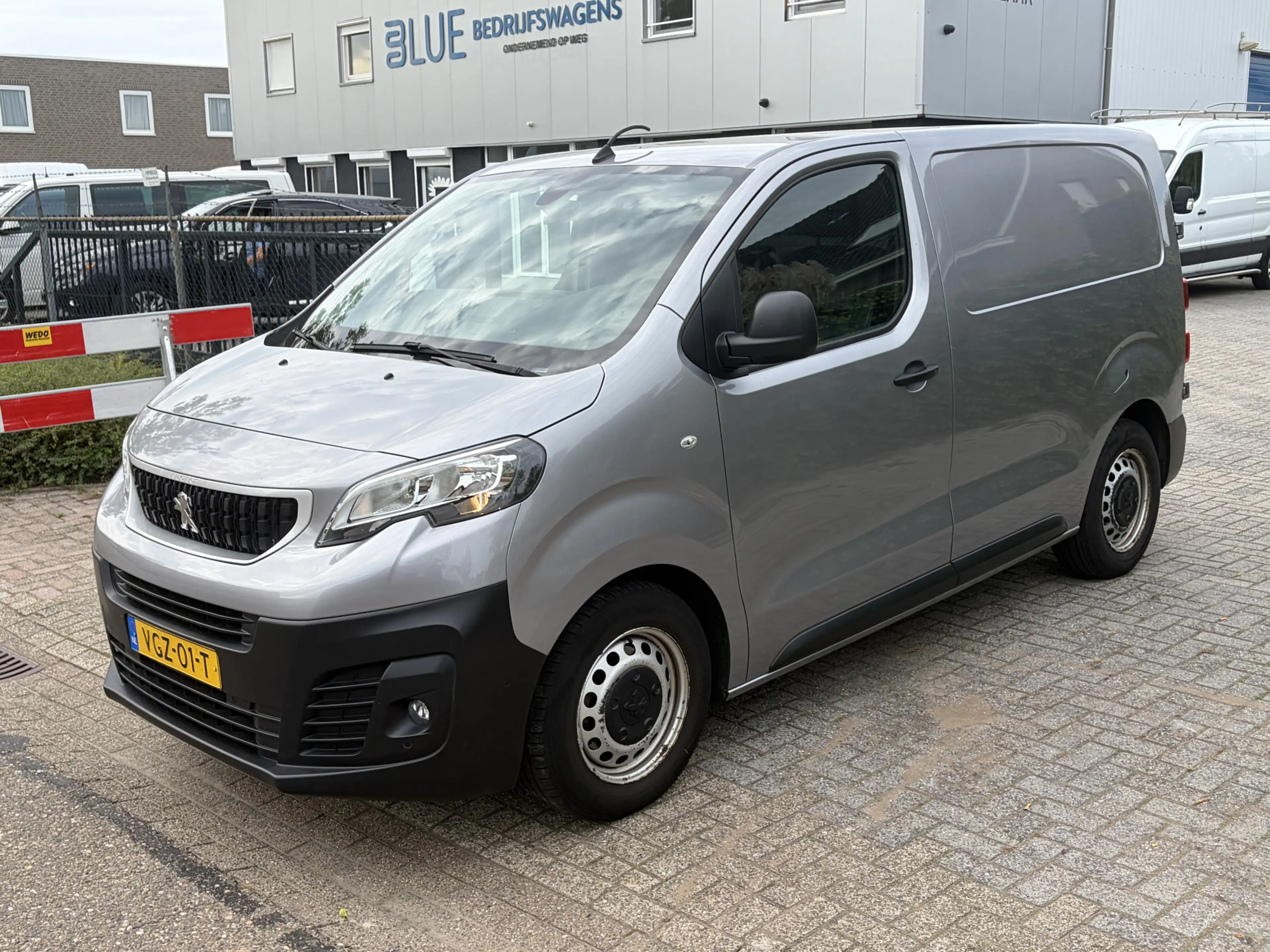 Peugeot Expert 2.0 BlueHDI 120PK Automaat Compact Premium -- Expo — photo 5