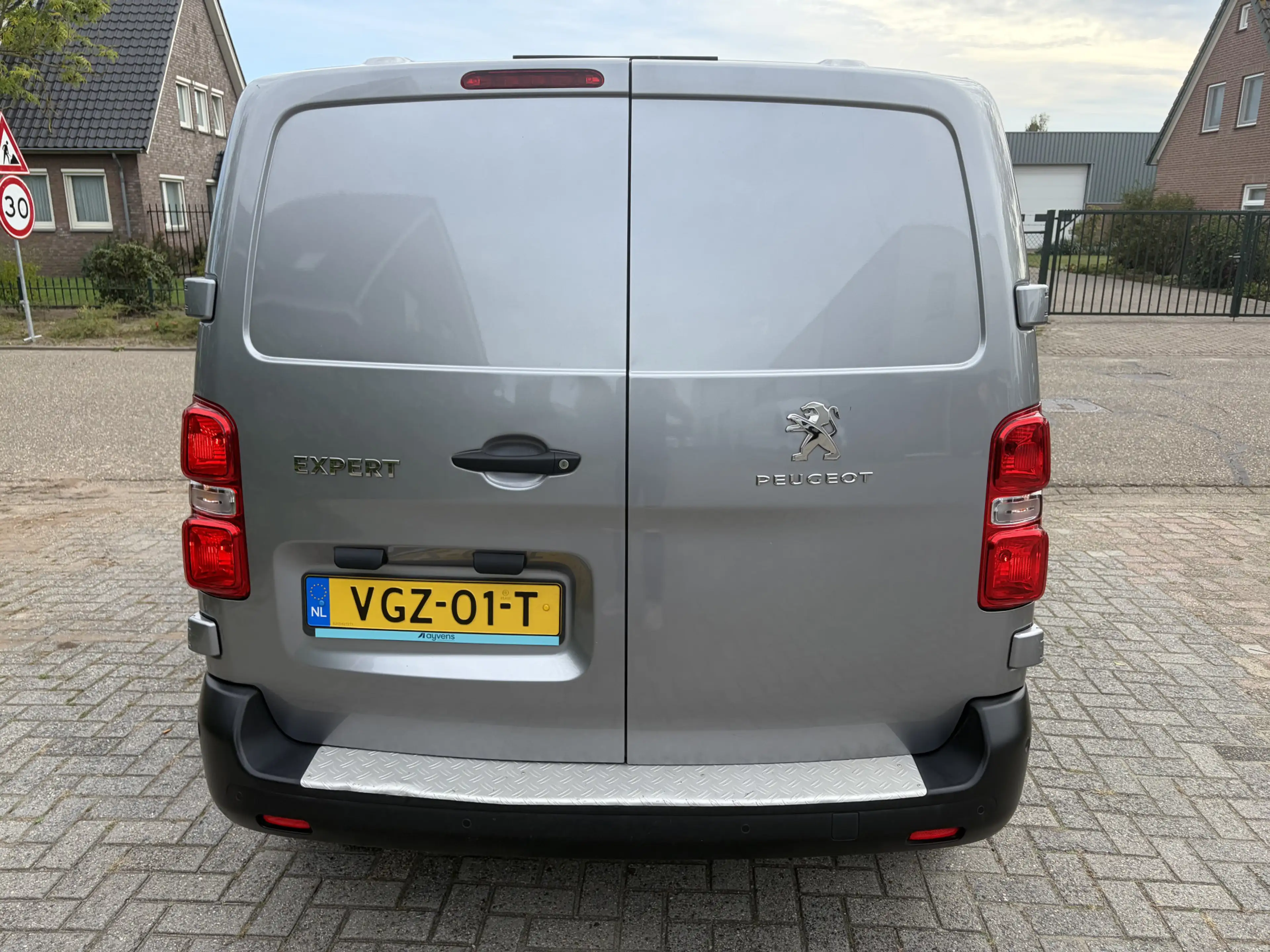 Peugeot Expert 2.0 BlueHDI 120PK Automaat Compact Premium -- Expo — photo 14