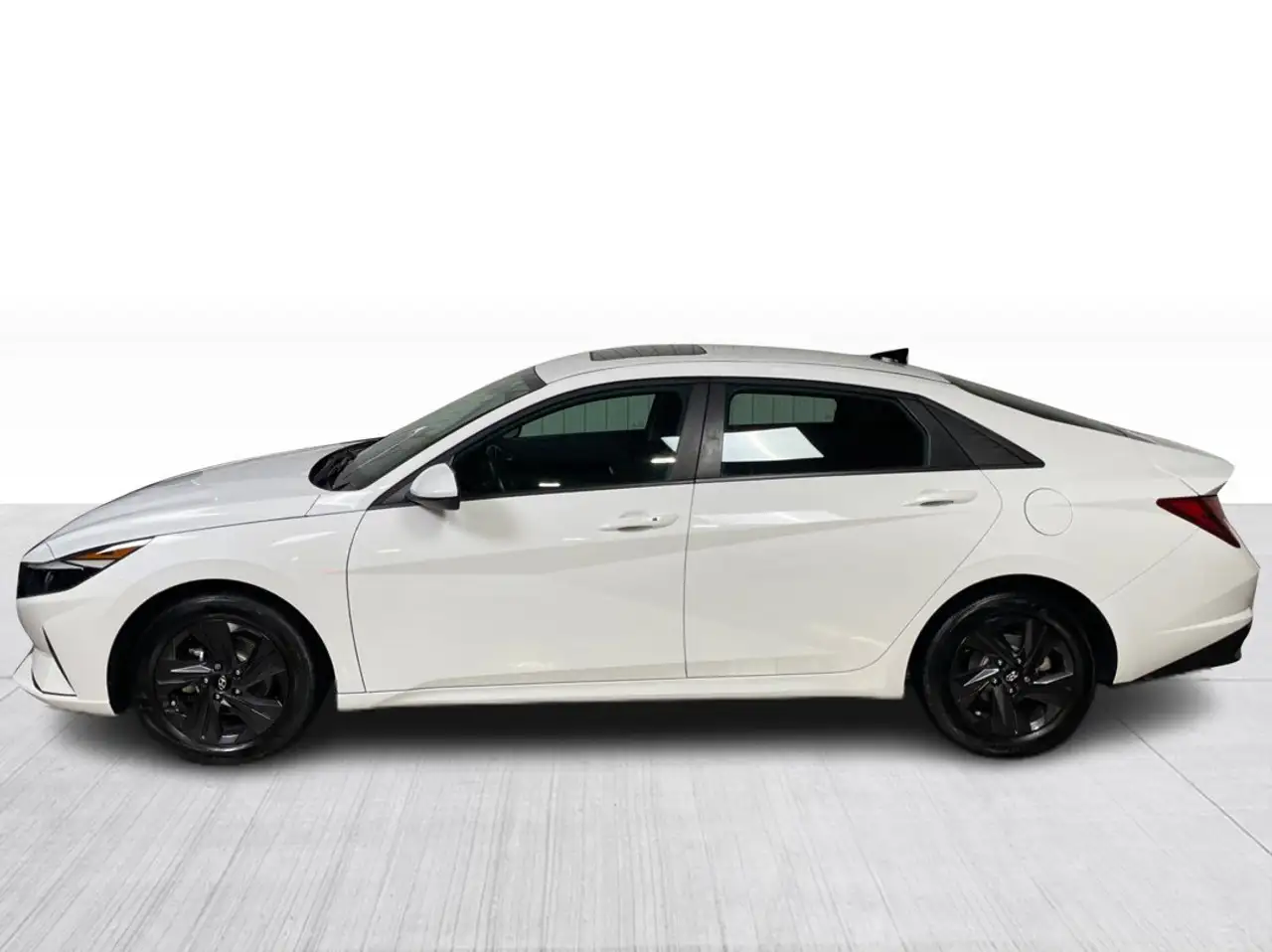 Hyundai ELANTRA снимка Hyundai ELANTRA