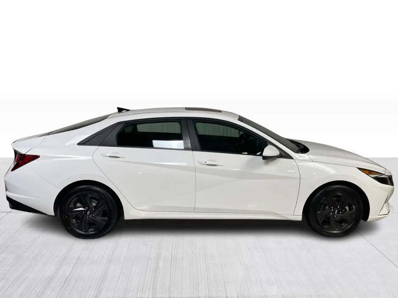 Hyundai ELANTRA снимка Hyundai ELANTRA