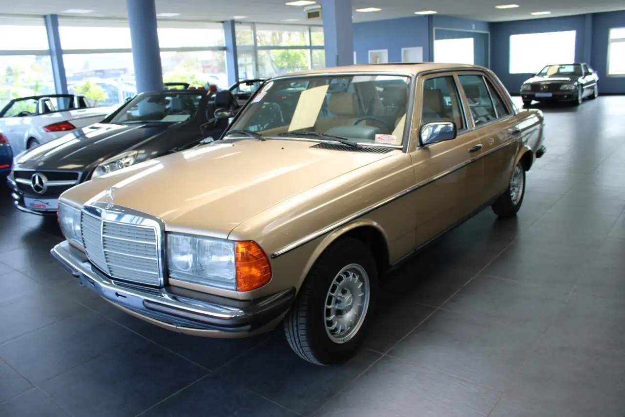 Mercedes-Benz 230 E - AUT. - SCHIEBDACH - ROSTFREI -, foto 3