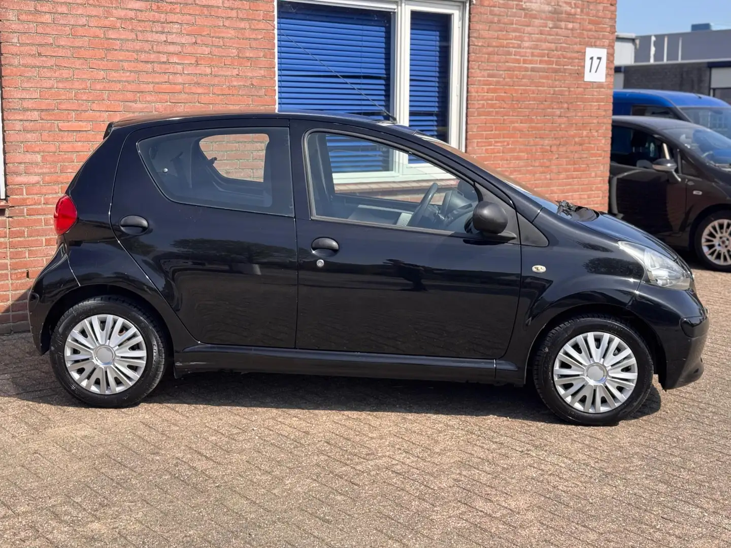 Toyota Aygo 1.0-12V 5 deurs Nw APK Noir - 2