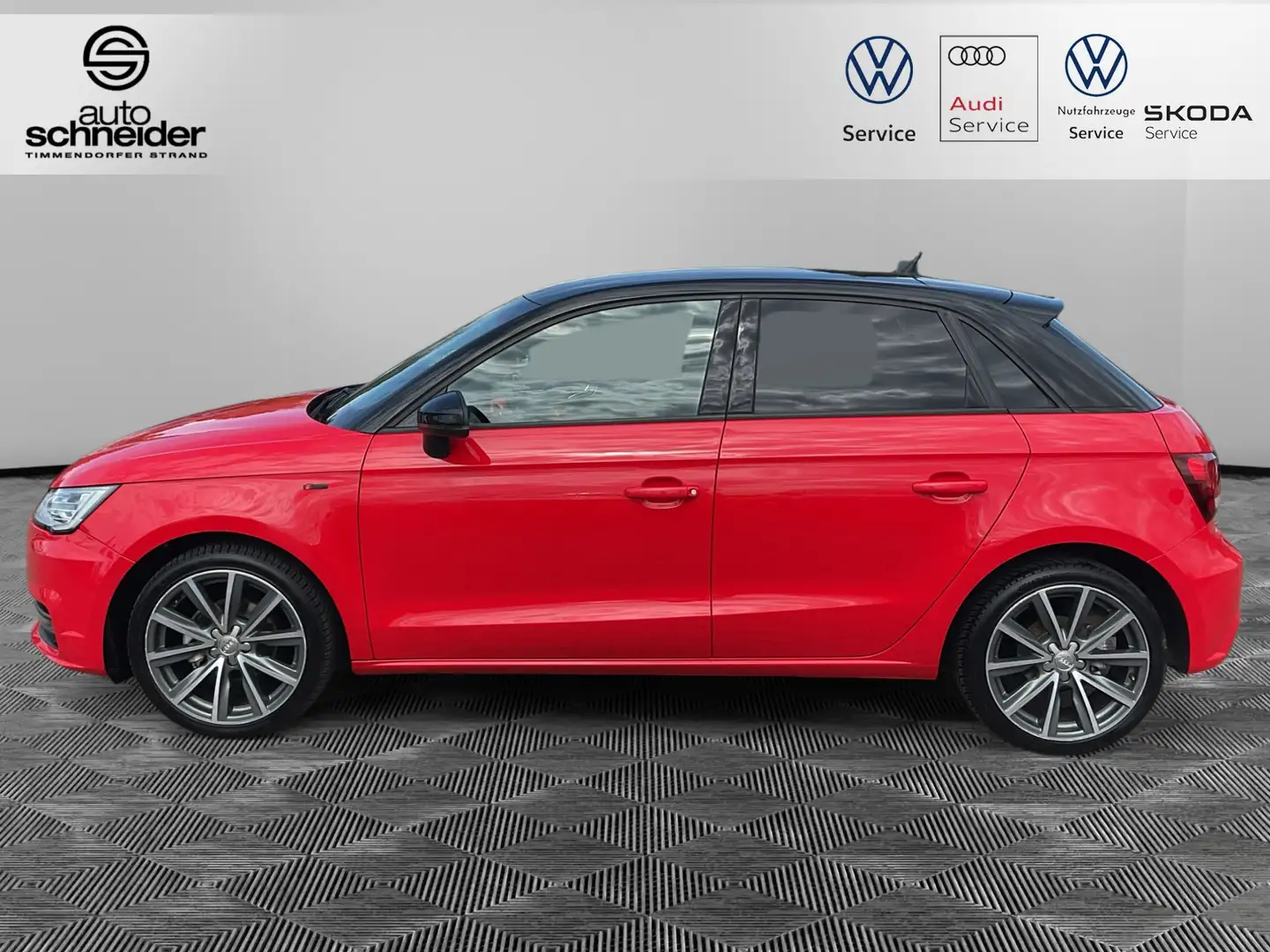 Audi A1 Sportback 1.0 TFSI sport ultra MMI Navi Xenon Sitz Rood - 2