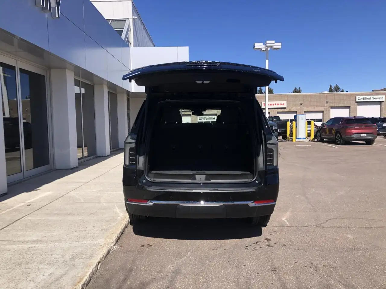 Chevrolet Tahoe снимка Chevrolet Tahoe