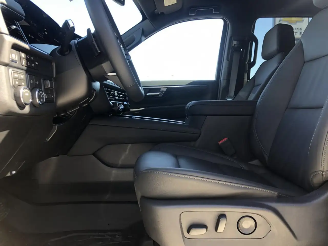 Chevrolet Tahoe снимка Chevrolet Tahoe
