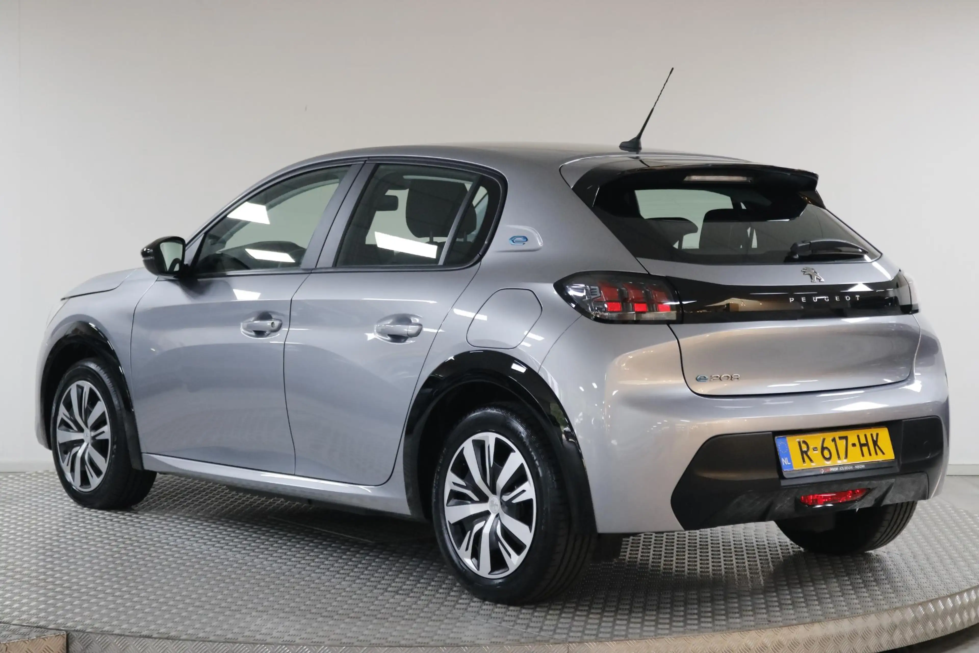 Peugeot e-208 EV Active 50 kWh Climate | Carplay | Bluetooth | C — photo 9