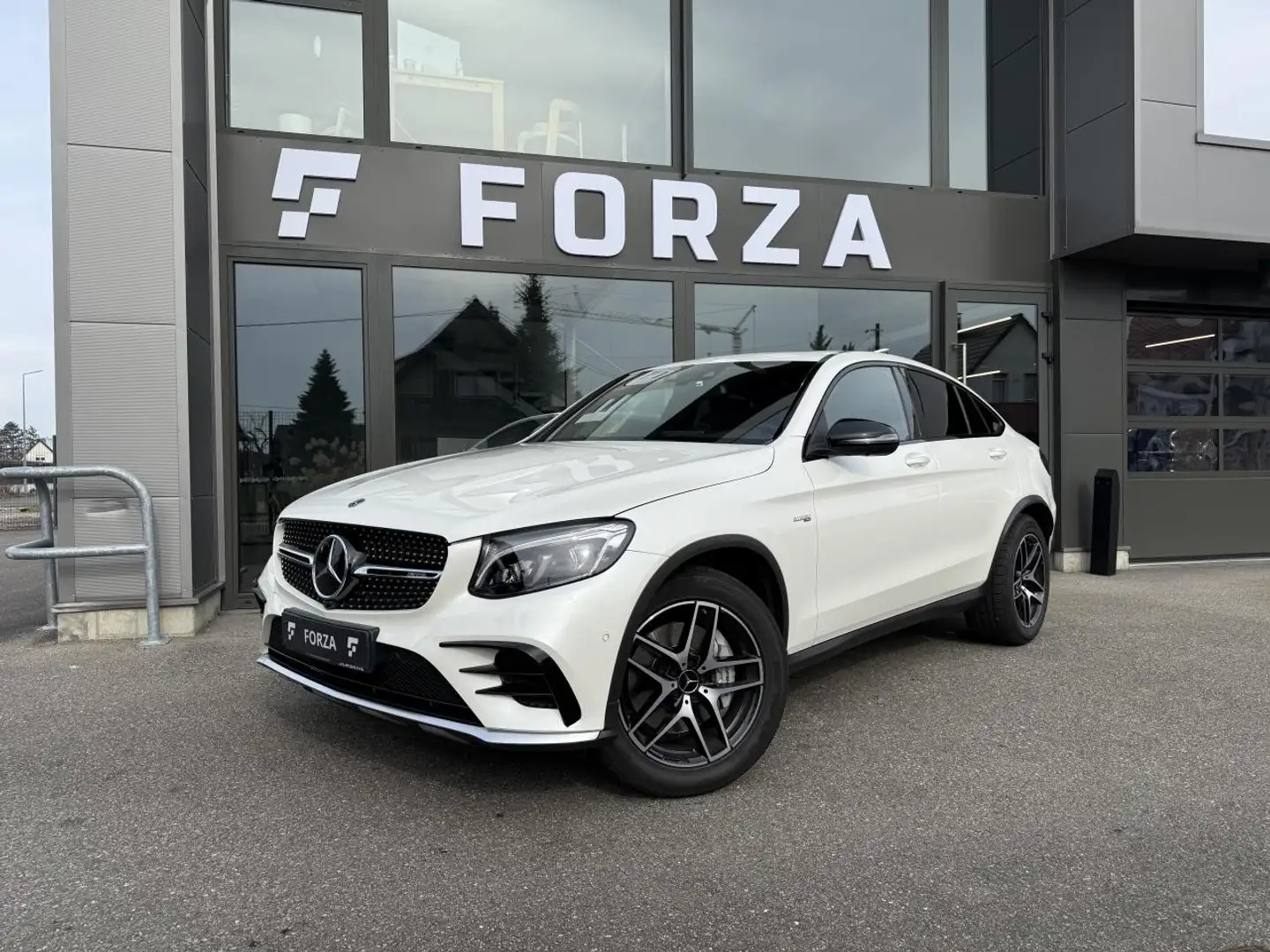 Mercedes-Benz GLC 43 AMG Coupé 43 - BVA 9G-Tronic COUPE - C253 AMG 4-Matic Blanc - 1