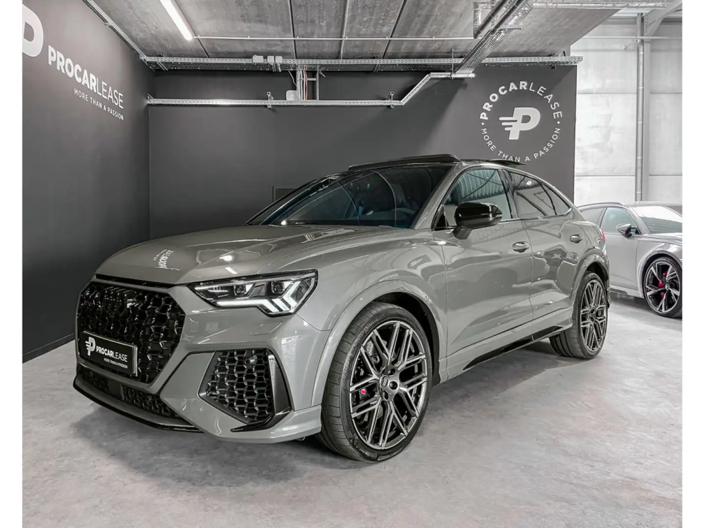 Audi RS Q3 10 YEARS EDITION/ Sportback 2.5 TFSI Quattro S Tro Gris - 1