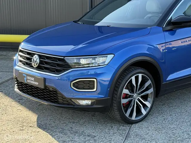 Volkswagen T-Roc view 6