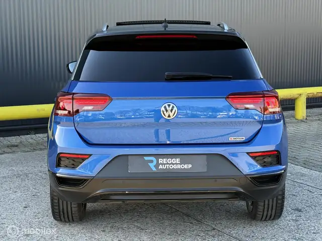 Volkswagen T-Roc view 8