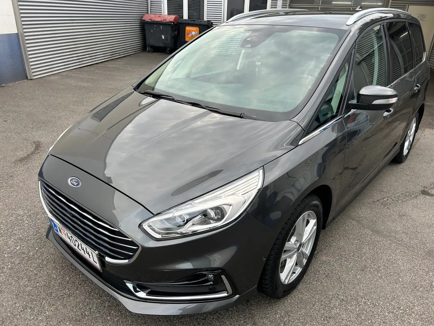 Ford Galaxy Galaxy 2,0 EcoBlue SCR Titanium Aut. Titanium Grau - 2