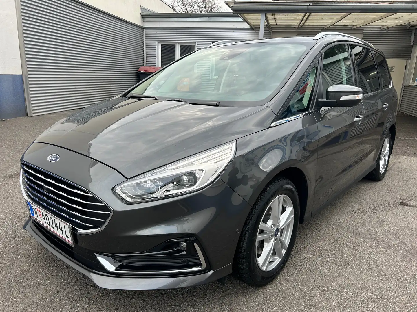 Ford Galaxy Galaxy 2,0 EcoBlue SCR Titanium Aut. Titanium Grau - 1