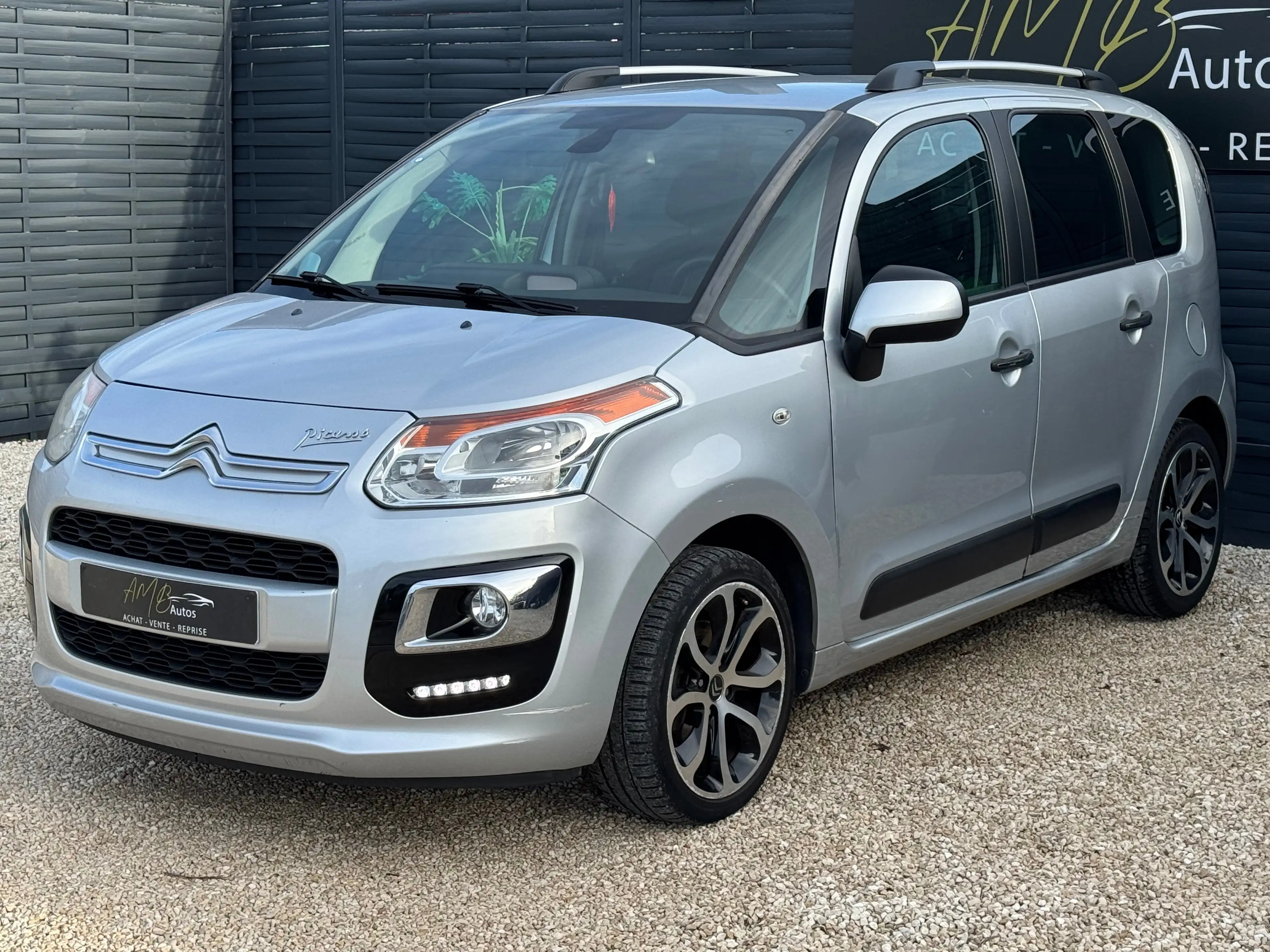 Citroen C3 Picasso 1.2i */*GPS+CAMERA+CARNET+1er Proprio*/* — photo 2