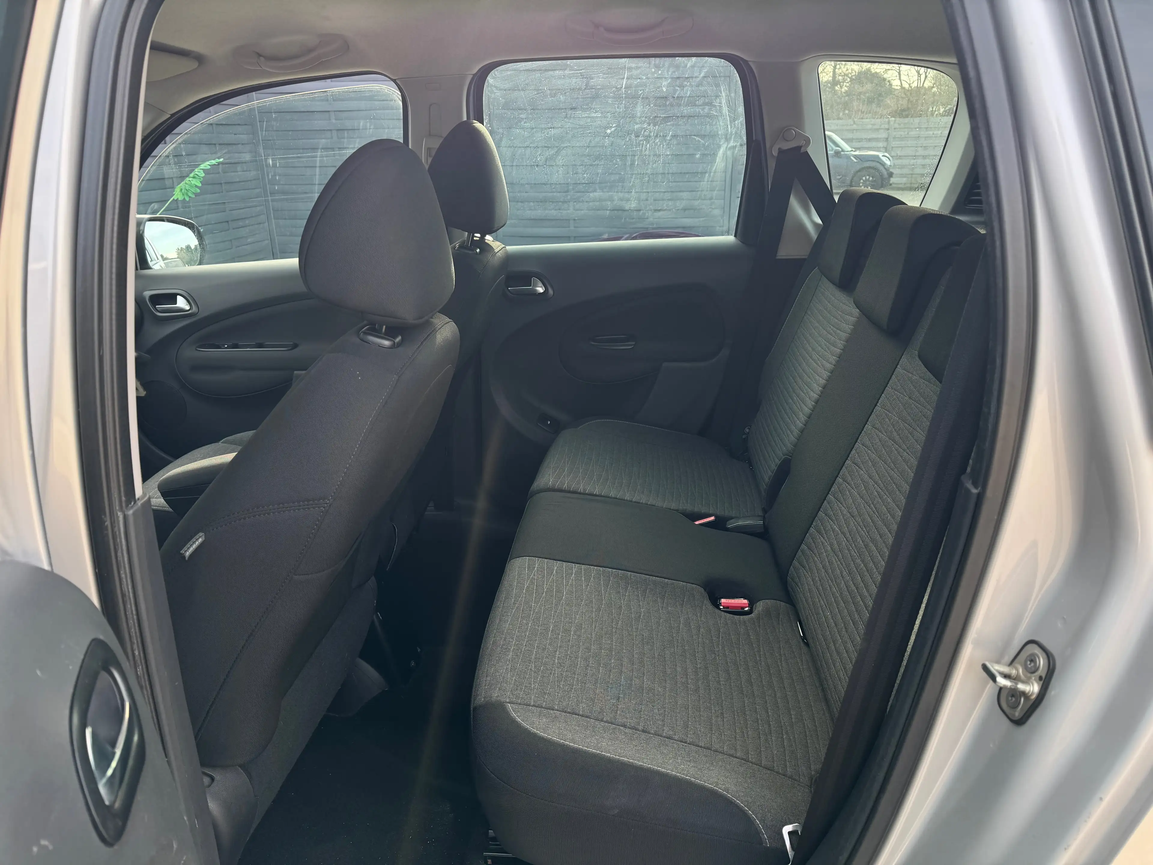 Citroen C3 Picasso 1.2i */*GPS+CAMERA+CARNET+1er Proprio*/* — photo 9