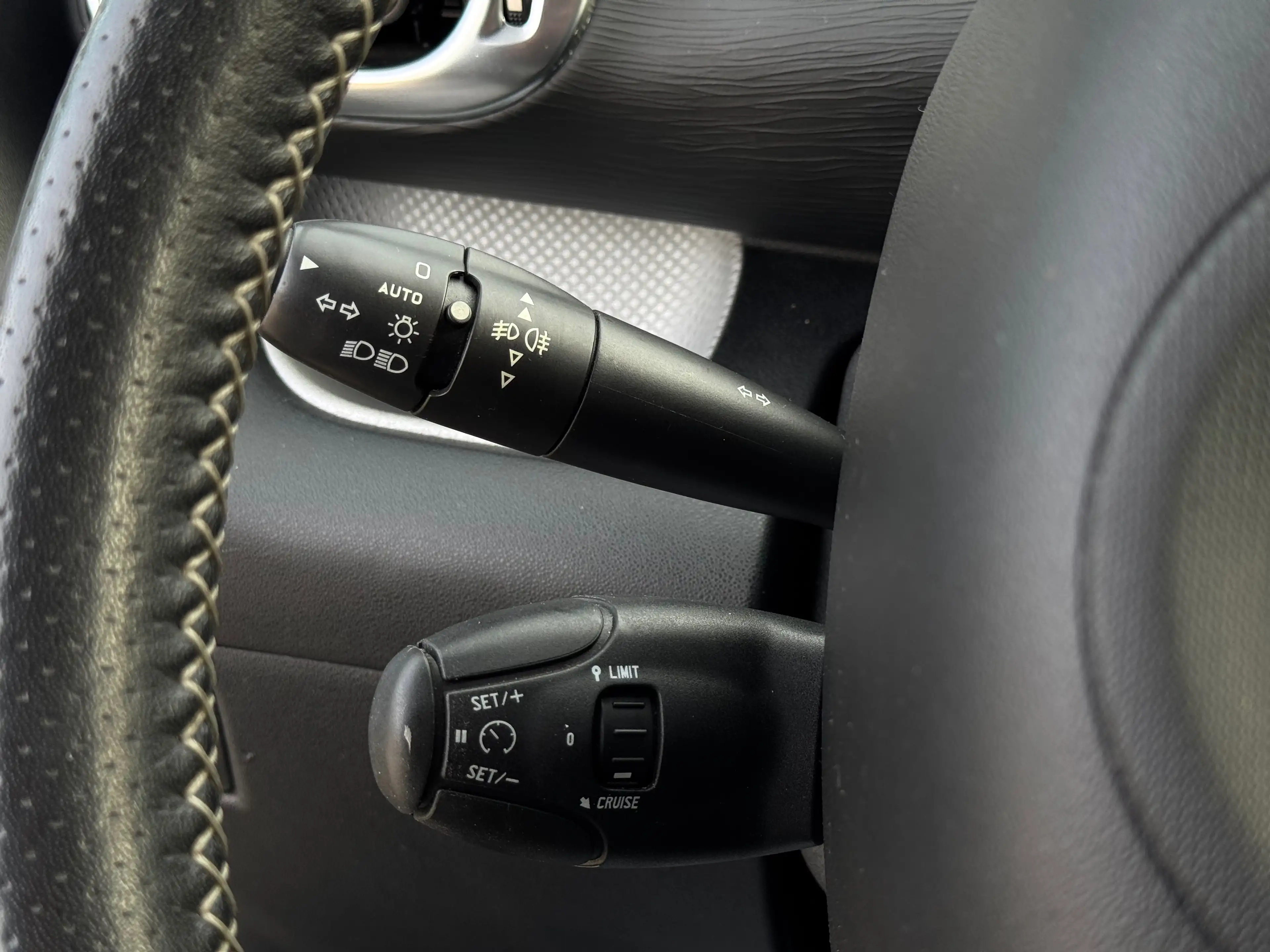 Citroen C3 Picasso 1.2i */*GPS+CAMERA+CARNET+1er Proprio*/* — photo 14