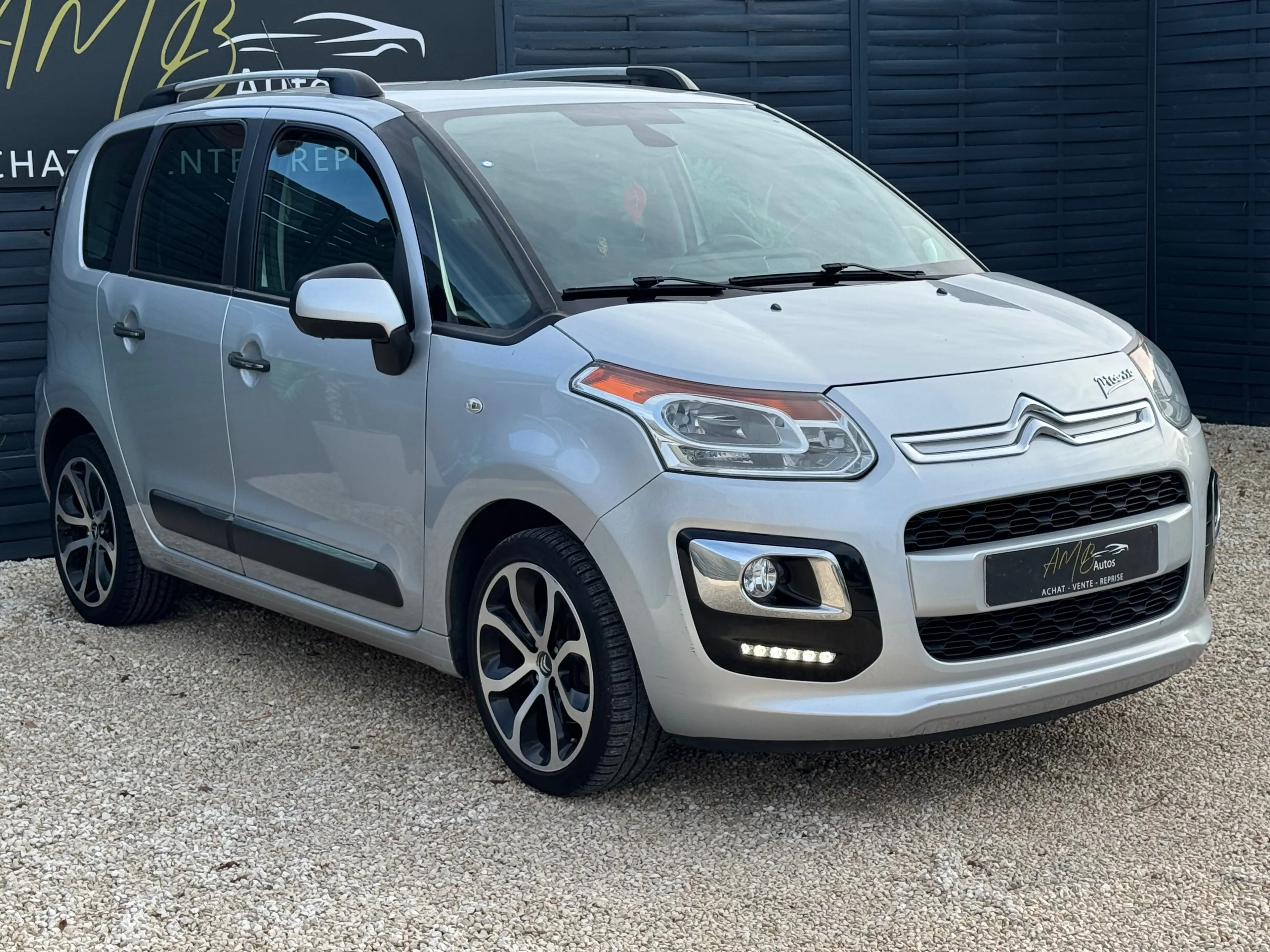 Citroen C3 Picasso 1.2i */*GPS+CAMERA+CARNET+1er Proprio*/* — photo 4