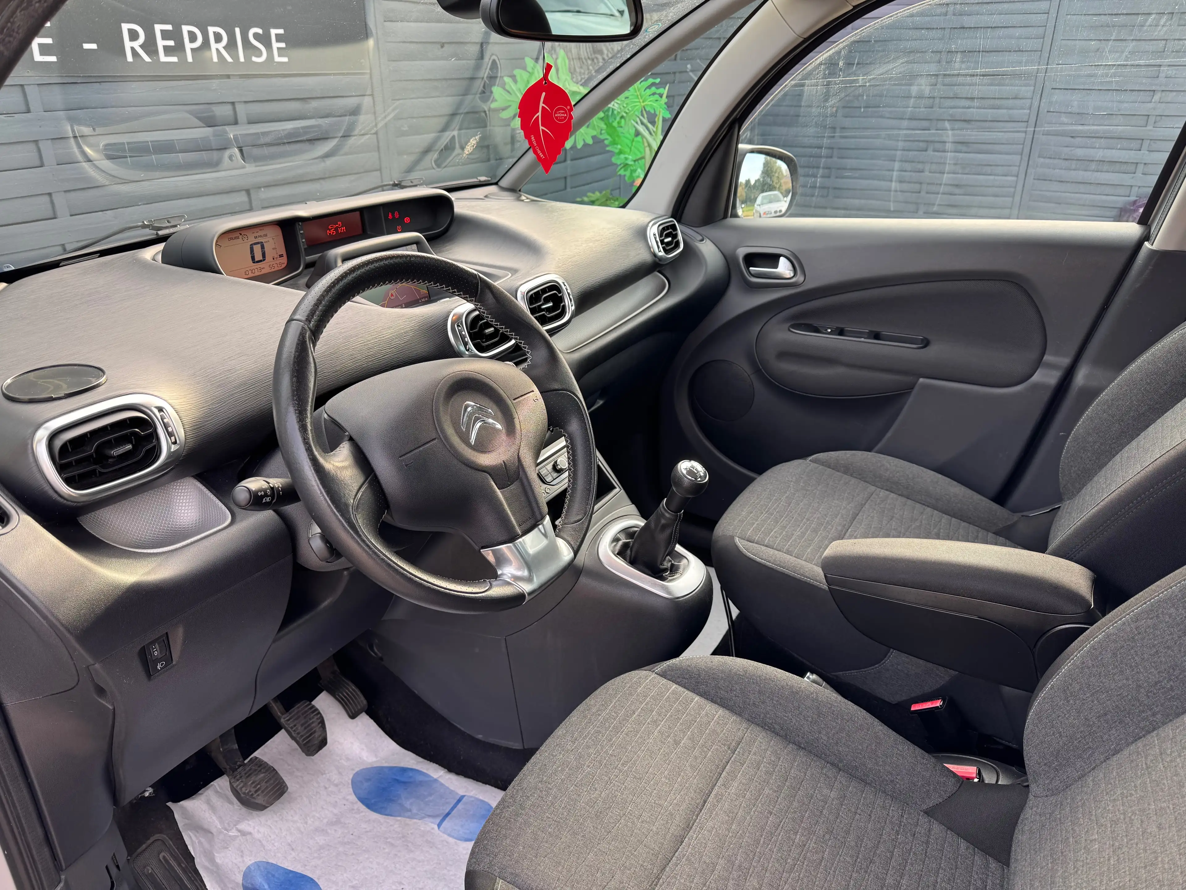 Citroen C3 Picasso 1.2i */*GPS+CAMERA+CARNET+1er Proprio*/* — photo 8