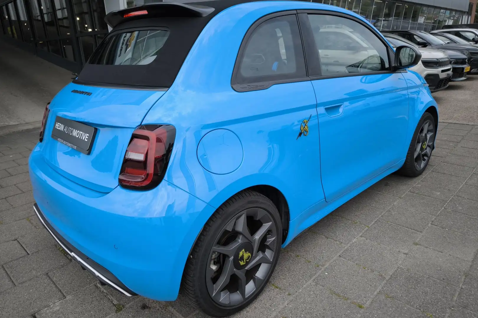 Abarth 500 42 kWh 155PK Urban Cabrio | Automaat | SCORPION MO Kék - 2