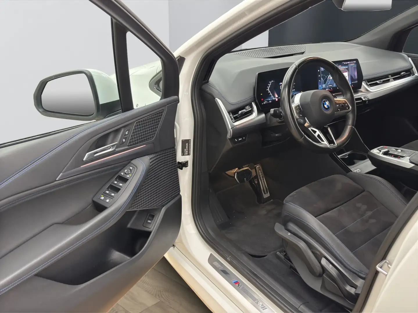 BMW 225 e xDrive Active Tourer [M Sport, ACC, RFK] Weiß - 2
