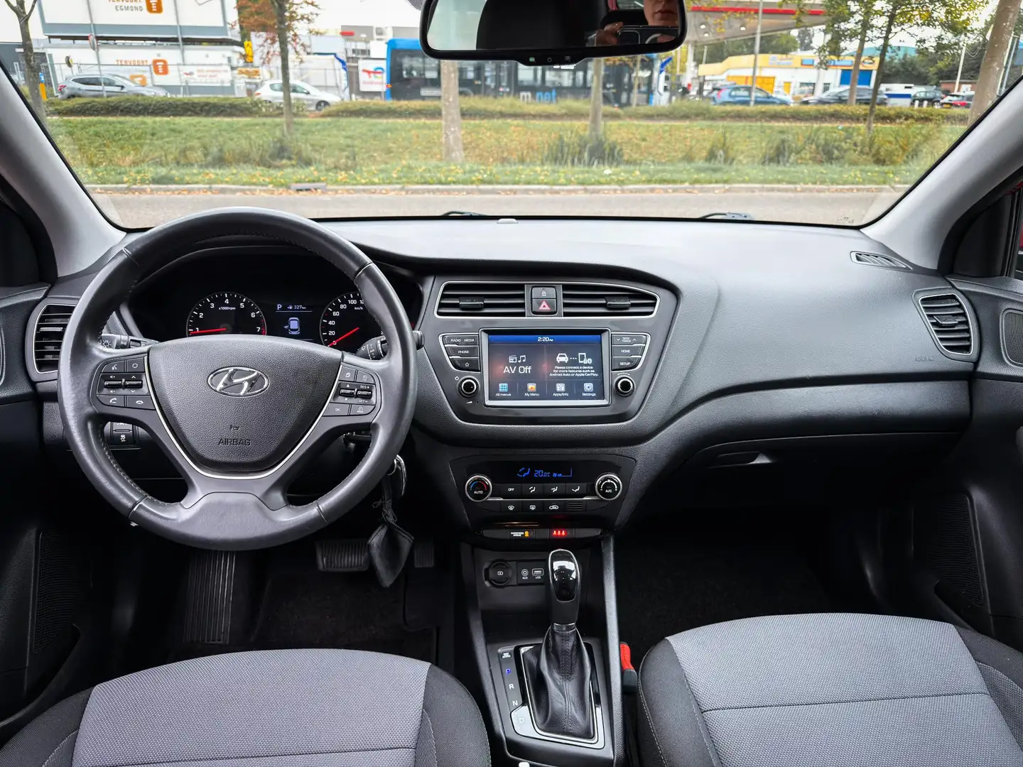 Hyundai i20 1.0 T-GDI Comfort Org. NL|1ste eig|Navi|Camera|Aut Rood - 2