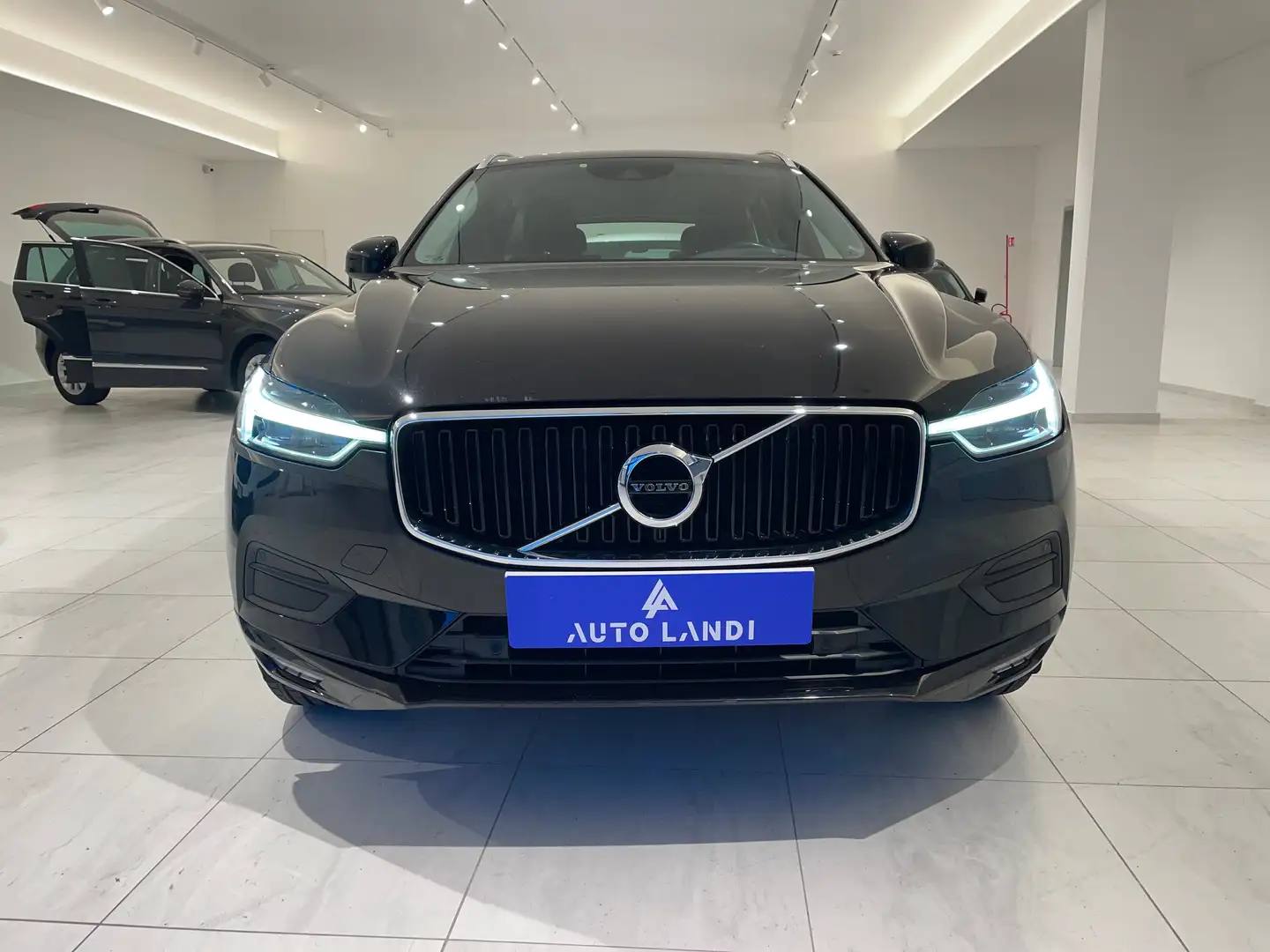 Volvo XC60 XC60 2.0 b4 Momentum awd auto my20 Negro - 2